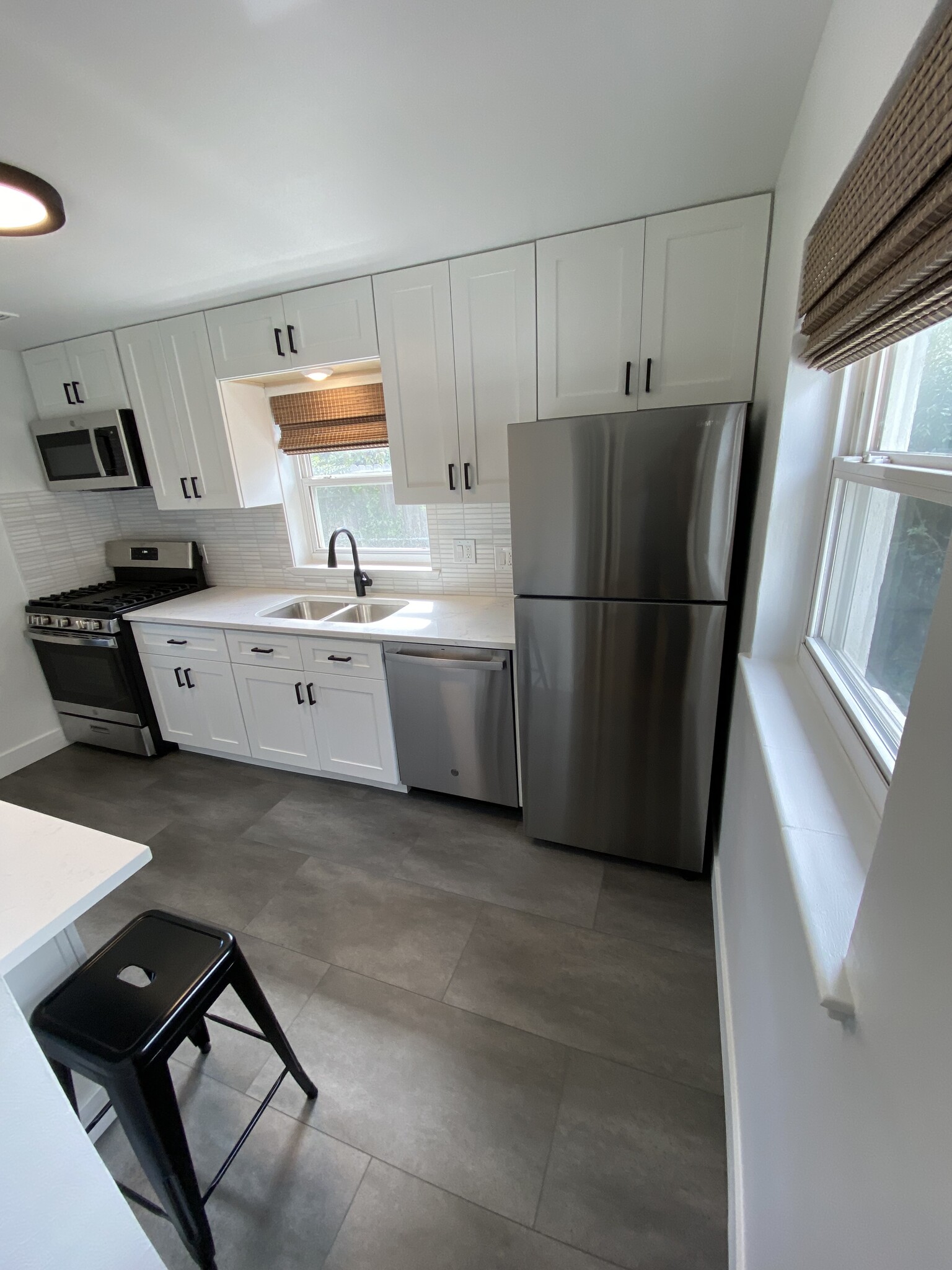 Kitchen - 2212 Perry St