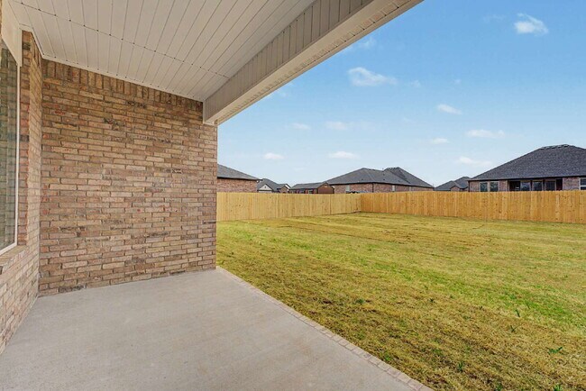 Building Photo - Brand NEW 3-Bedroom Retreat with Granite Finishes & Cozy Fireplace in Farmington!