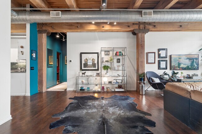 Building Photo - 14 N Peoria St