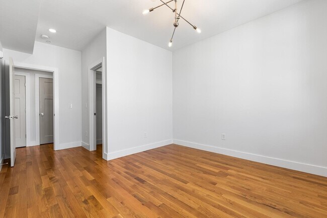 Building Photo - 181 Bennington St
