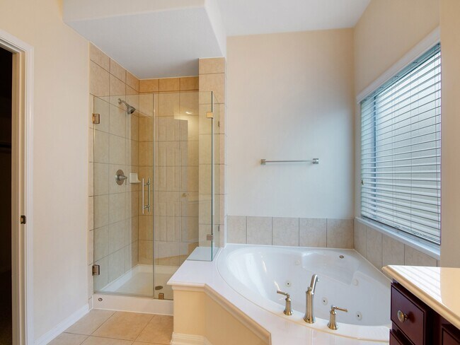 Building Photo - 6406 Pine Reserve Dr