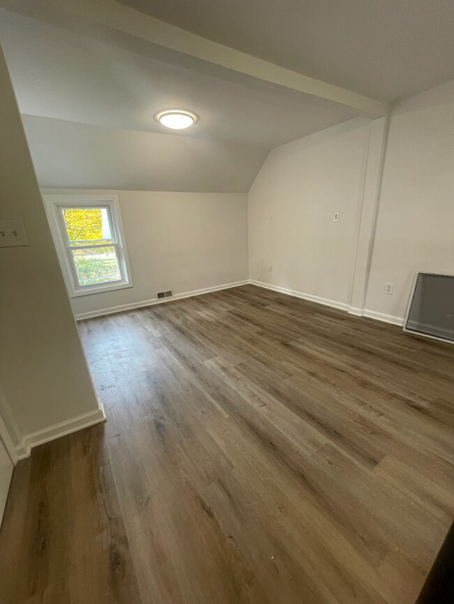 Building Photo - 248 Dodge St.