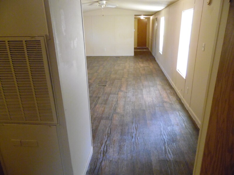 Building Photo - 111 Spur