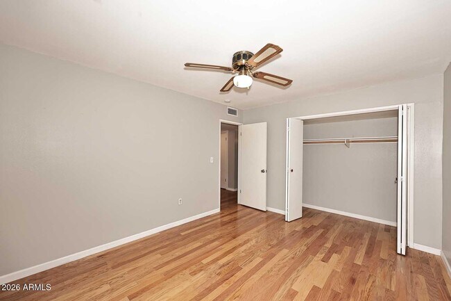 Building Photo - 10402 W Wininger Cir