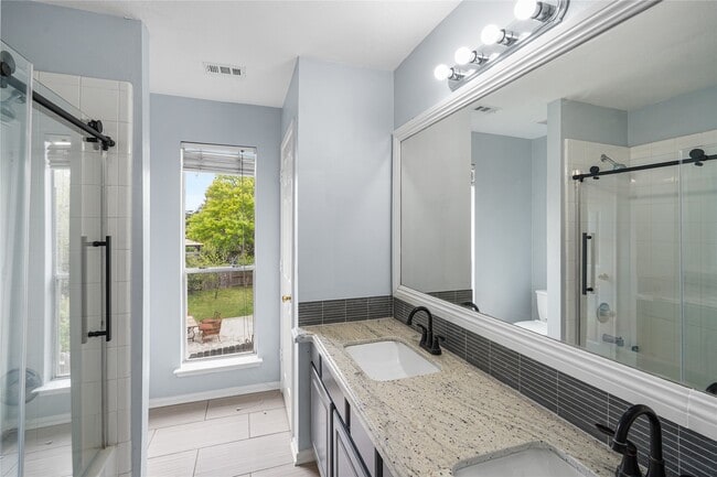 Building Photo - 2623 Pine Shadows Dr