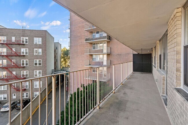 Building Photo - 6040 JFK Blvd E