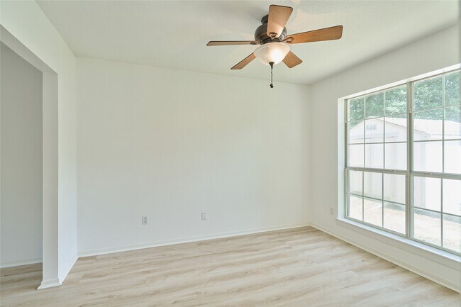Building Photo - 188 N Golden Arrow Cir