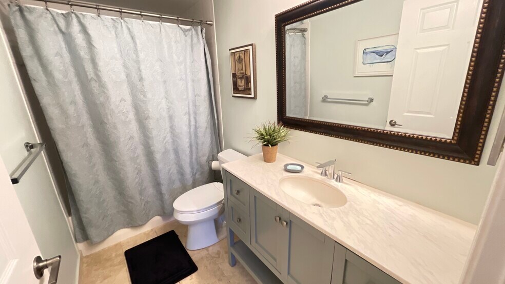 Building Photo - 780 S Sapodilla Ave