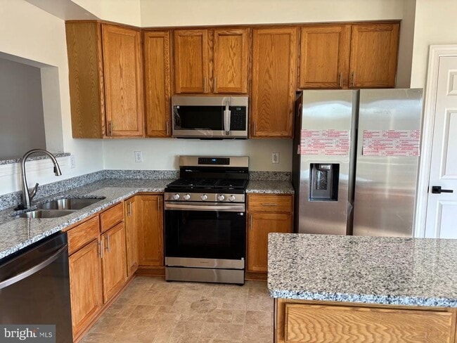 Building Photo - 14274 Madrigal Dr