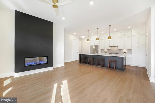 Building Photo - 23651 Havelock Walk Ter