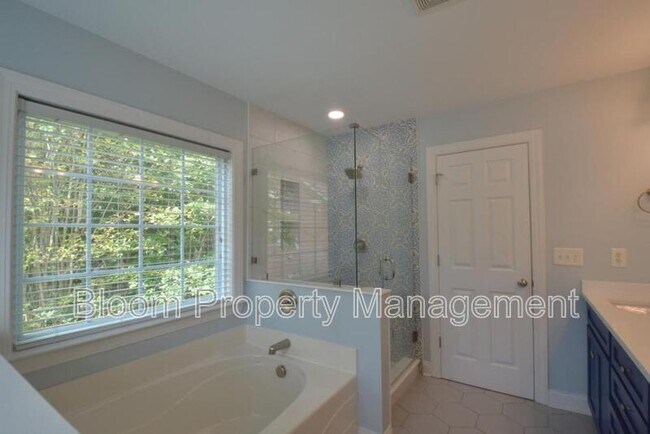 Building Photo - 8566 Royal Palm Ln