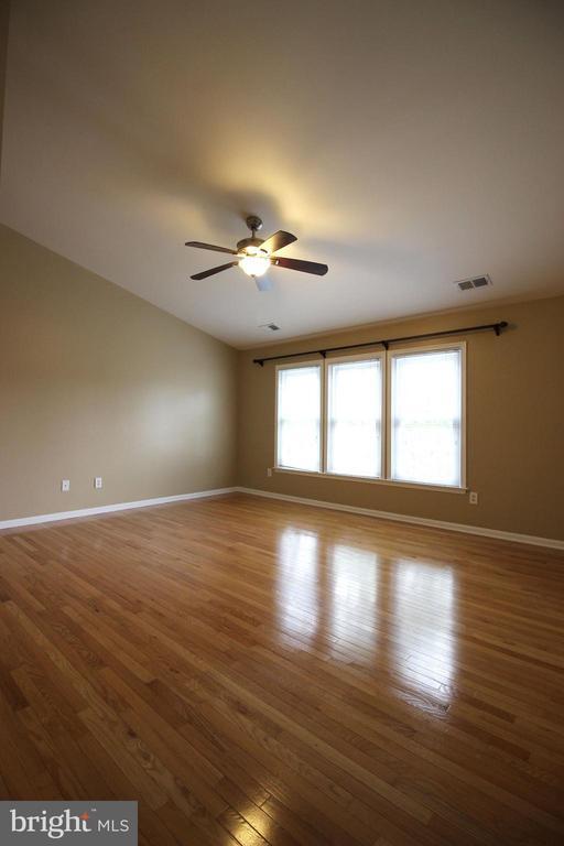 Building Photo - 10470 Courtney Dr