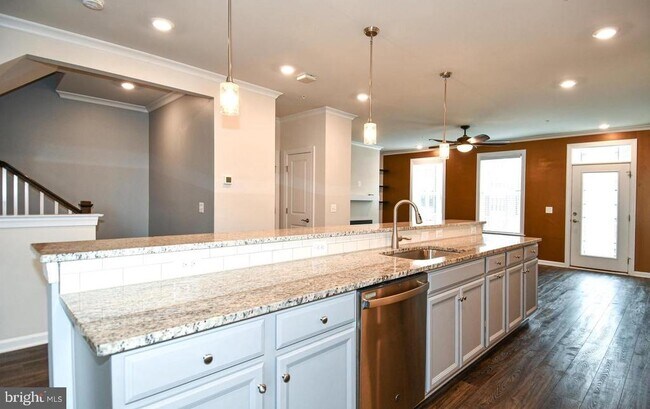 Building Photo - 20739 Heron Landing Dr