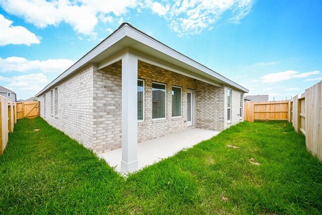 Building Photo - 26811 Tree Mallow Dr
