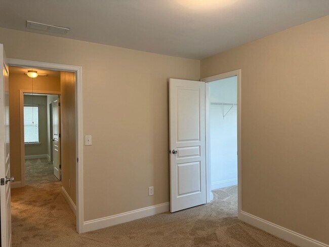 Building Photo - Better than New!