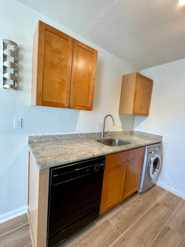 Building Photo - 5011 Starfish Dr SE