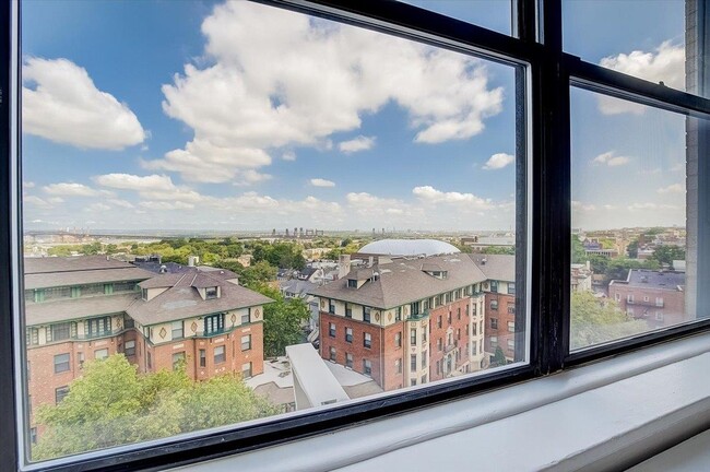 Building Photo - 2600 John F. Kennedy Blvd