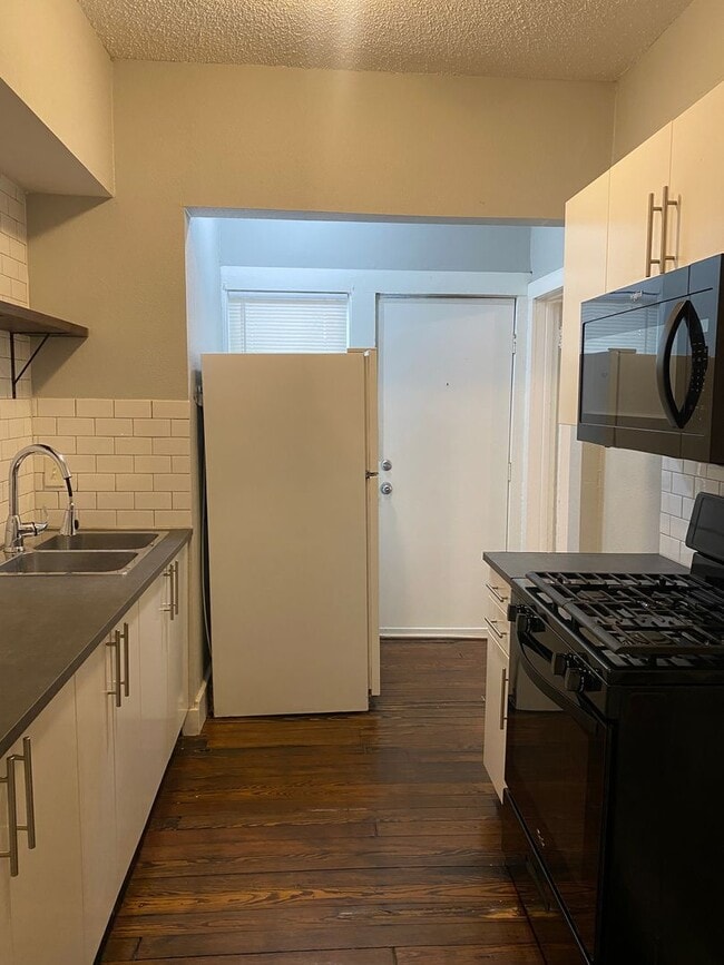 Building Photo - 428 Dunning Ave