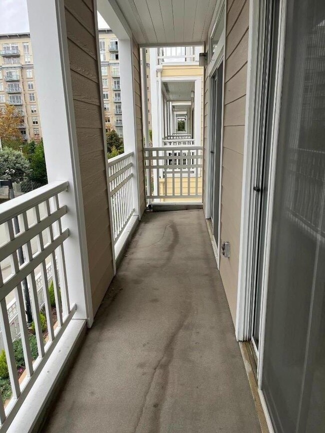 Building Photo - 550 Ortega Ave