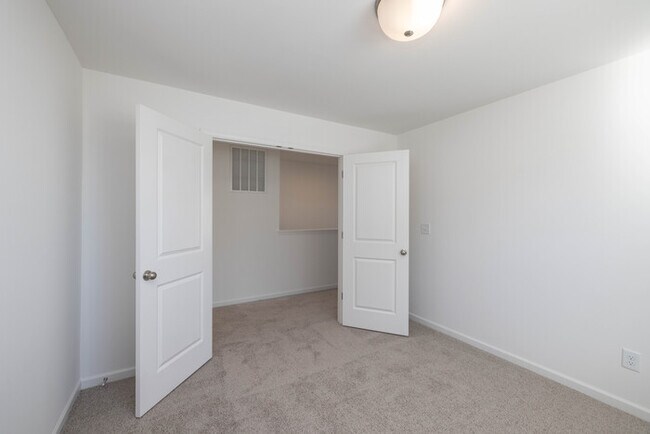 Building Photo - NEW CONSTRUCTION 4BD/2.5 Home in Stonebridge - Golf Course View