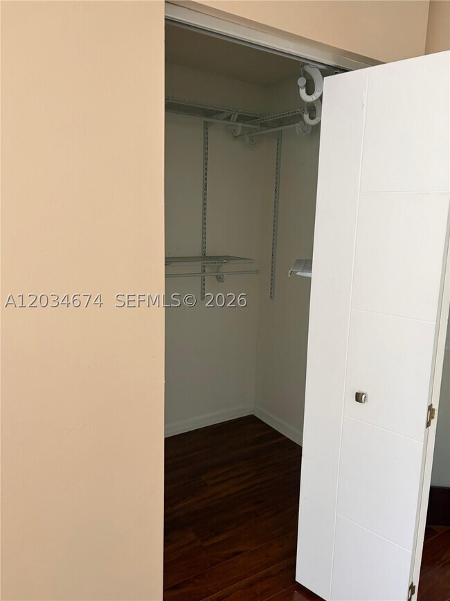 Building Photo - 13935 SW 93rd Ln