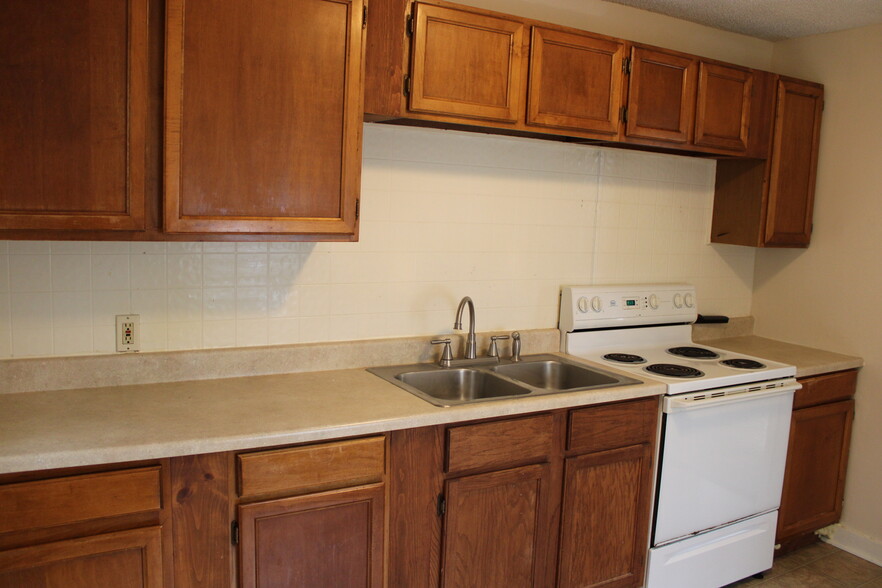 Primary Photo - 4347 E Bayley St