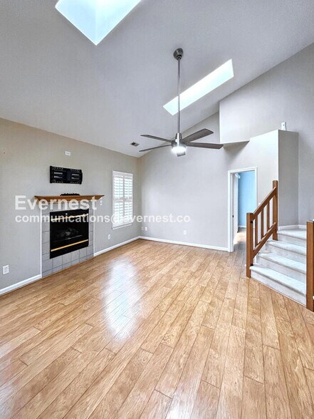 Building Photo - 306 Hamlet Ct