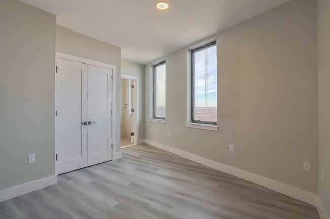 Building Photo - 3516 John F. Kennedy Blvd