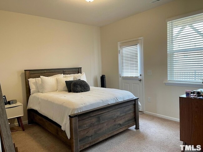 Building Photo - 1116 Finch Ct