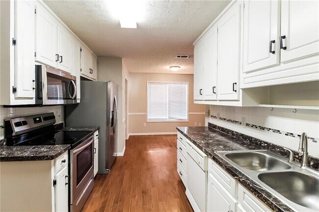 Building Photo - 3221 Victoria Pl Dr