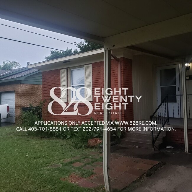 Building Photo - COMING SOON MID-FEBRUARY 2026! 4 bed/1 Bath House with an Awesome Backyard!