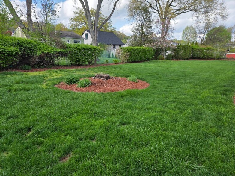 Building Photo - 144 Raphael Rd