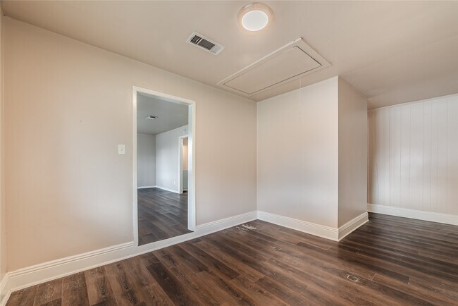 Building Photo - 6126 Antha St