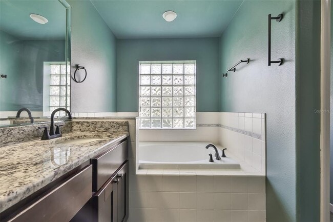 Building Photo - 1505 Ventana Dr