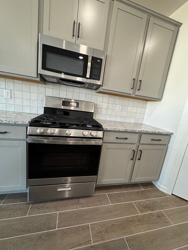Building Photo - 7606 W Smoketree Dr
