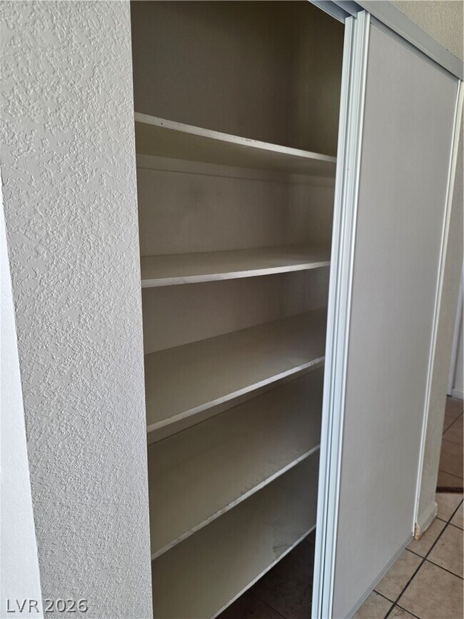 Building Photo - 5784 Akron Ct