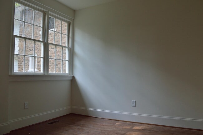 Building Photo - 214 Stribling Ave