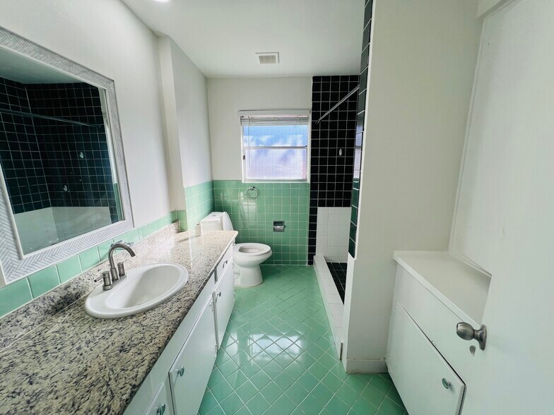 Building Photo - 5511 Willowbend Blvd