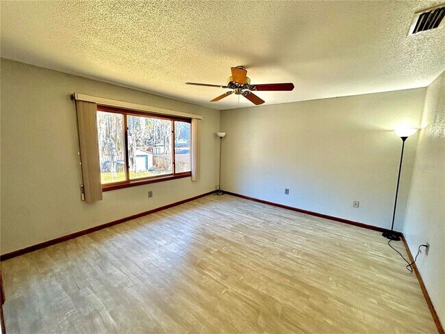 Building Photo - 5419 Twin Palms Rd