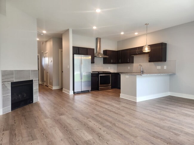 Building Photo - Two Bedroom Townhome