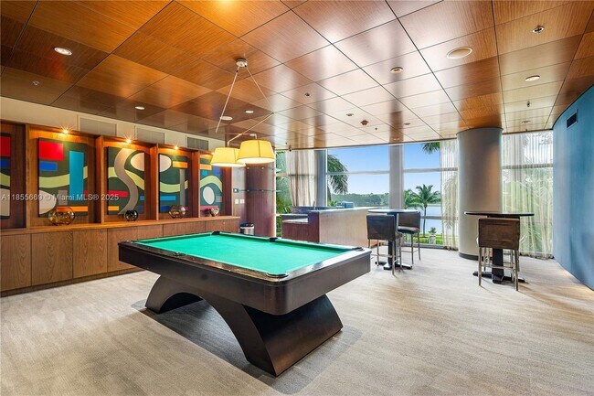 Building Photo - 2641 N Flamingo Rd