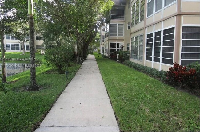 Building Photo - 5003 NW 35th St