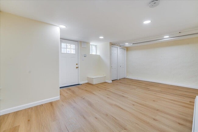 Building Photo - 4 Rademan Pl