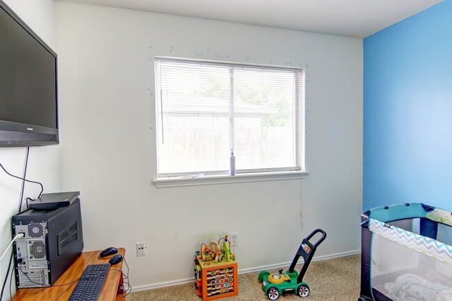 Building Photo - 7837 Wolverine Dr