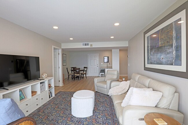 Building Photo - Palm Beach Landings  2885-502A