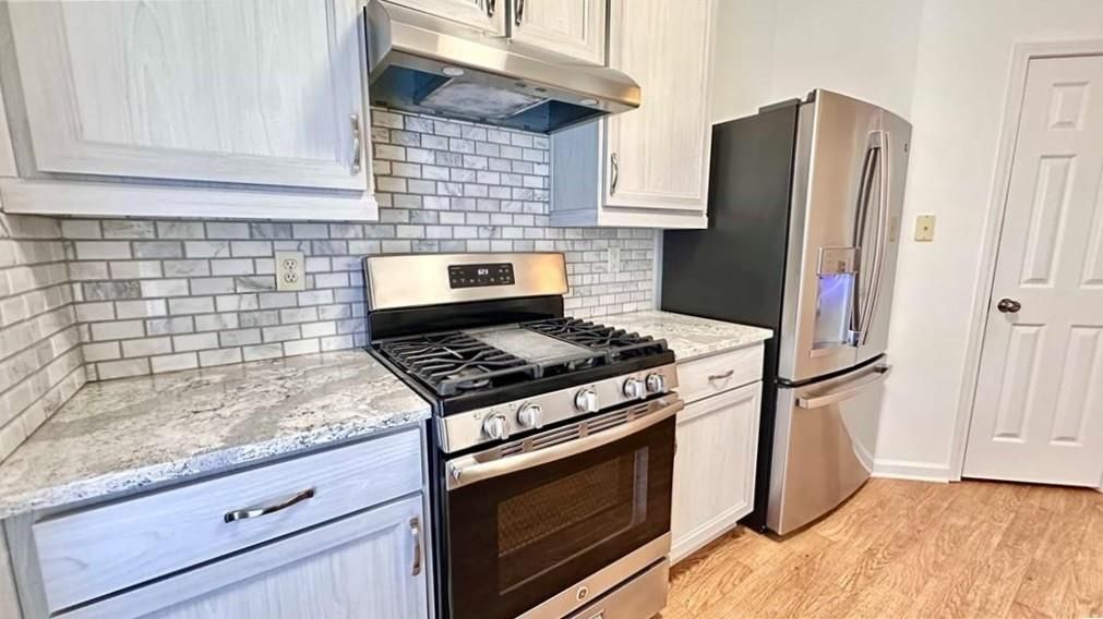 Building Photo - 6243 Shoreview Cir