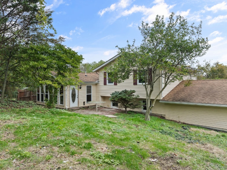 Building Photo - 120 Windermere Dr