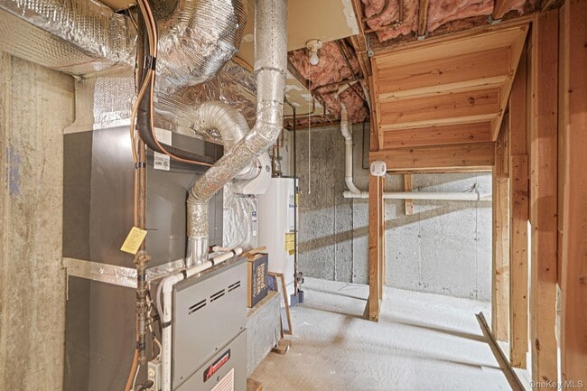 Building Photo - 18 Summerfield Cir