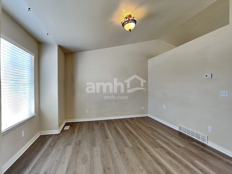 Building Photo - 980 Inverness Dr