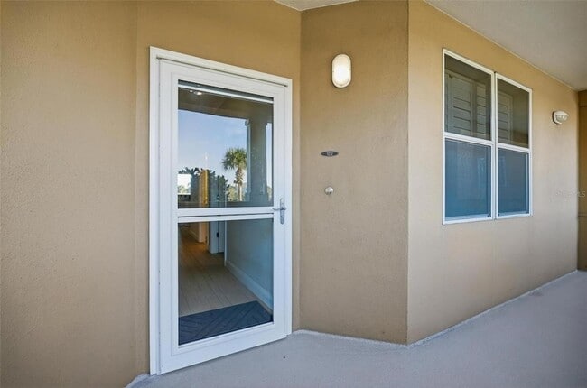 Building Photo - 60 Surfview Dr